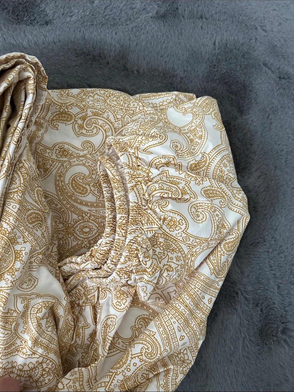 IKEA JÄTTEVALLMO White and Gold Paisley Bedding Set